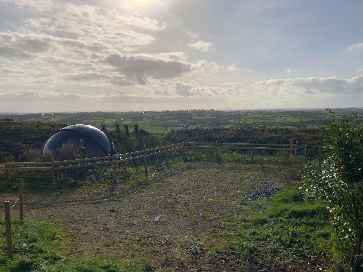 Hilltop Hideaway - Secluded Pod With Private Hot Tub 뉴리 외부 사진